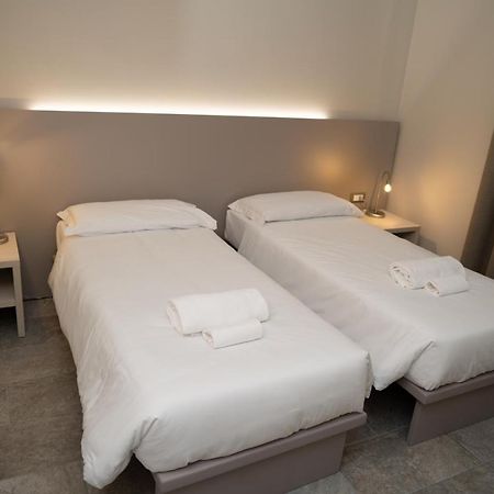 Hotel Europa Dossobuono Exteriör bild