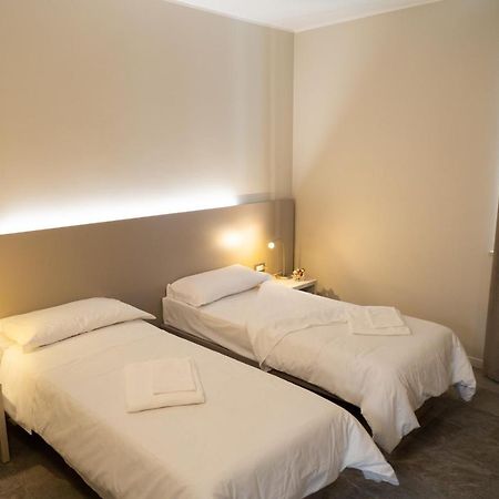 Hotel Europa Dossobuono Exteriör bild