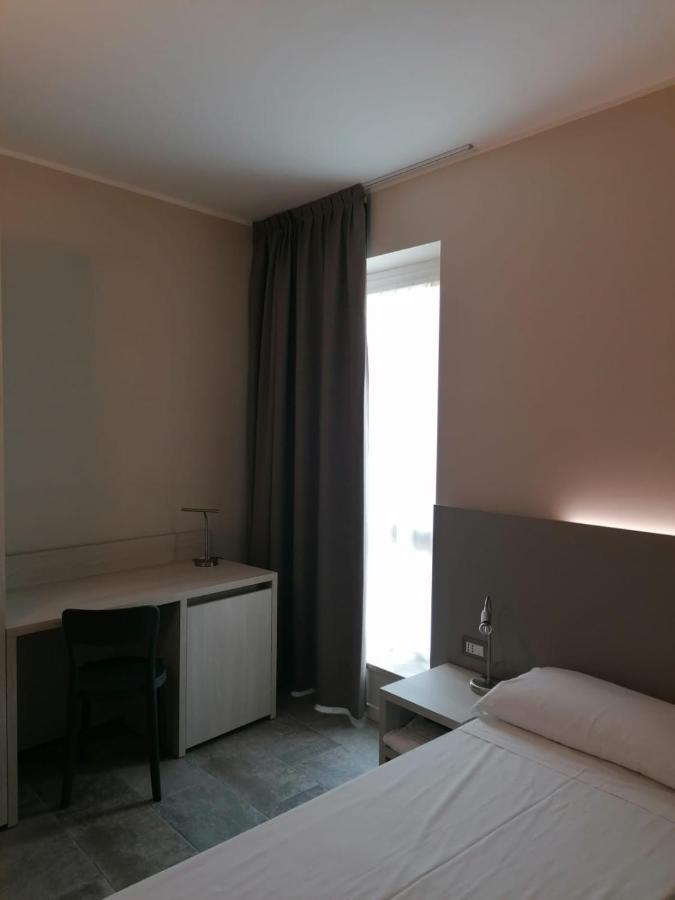 Hotel Europa Dossobuono Exteriör bild