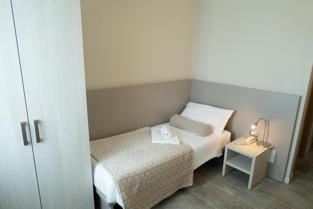 Hotel Europa Dossobuono Exteriör bild