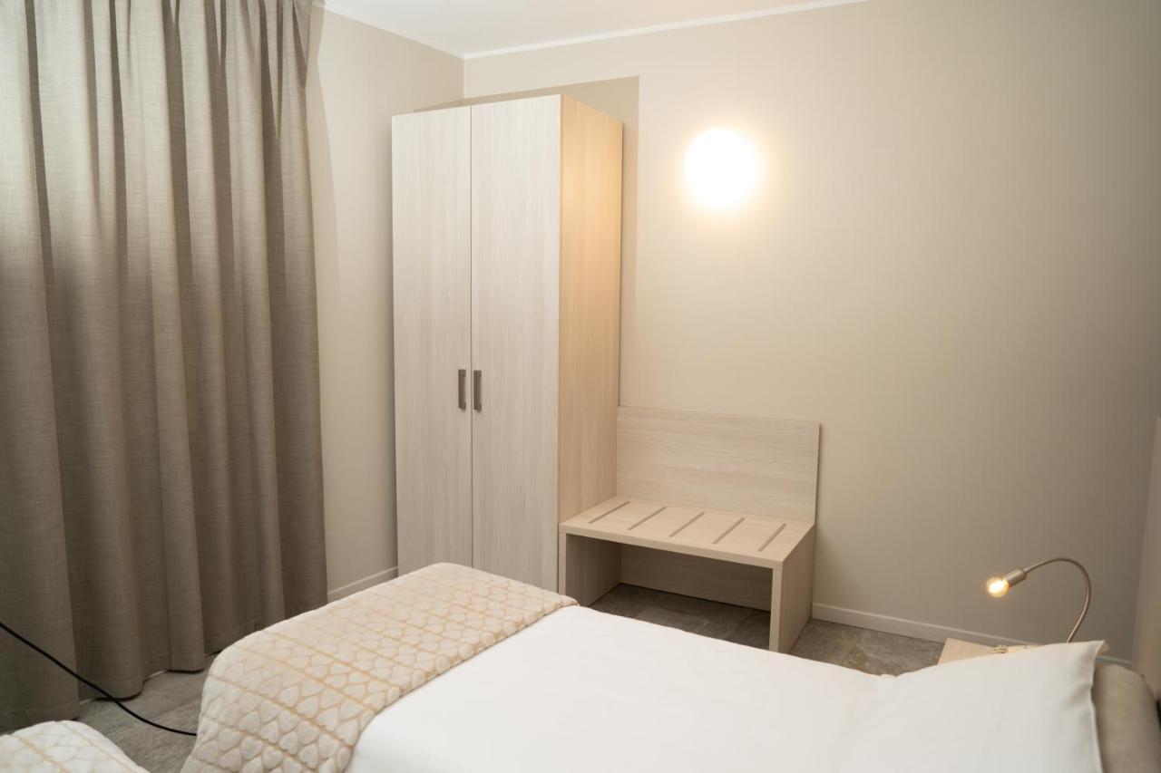 Hotel Europa Dossobuono Exteriör bild
