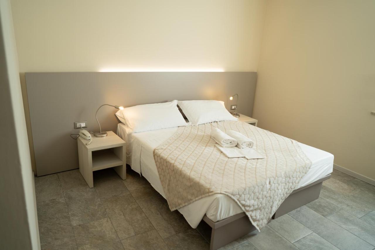 Hotel Europa Dossobuono Exteriör bild