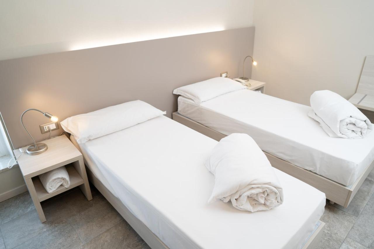 Hotel Europa Dossobuono Exteriör bild
