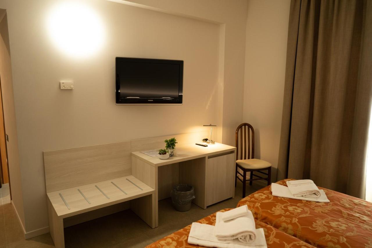 Hotel Europa Dossobuono Exteriör bild
