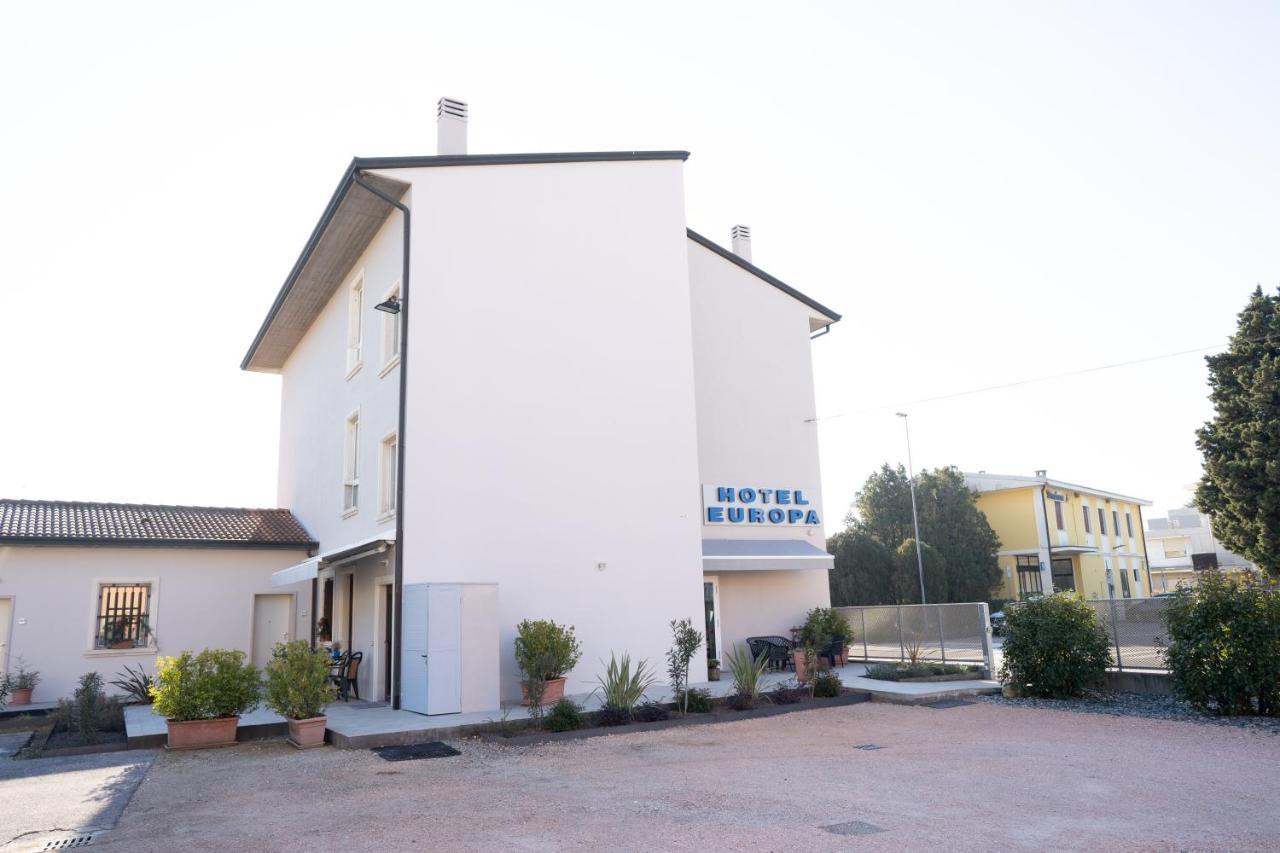 Hotel Europa Dossobuono Exteriör bild
