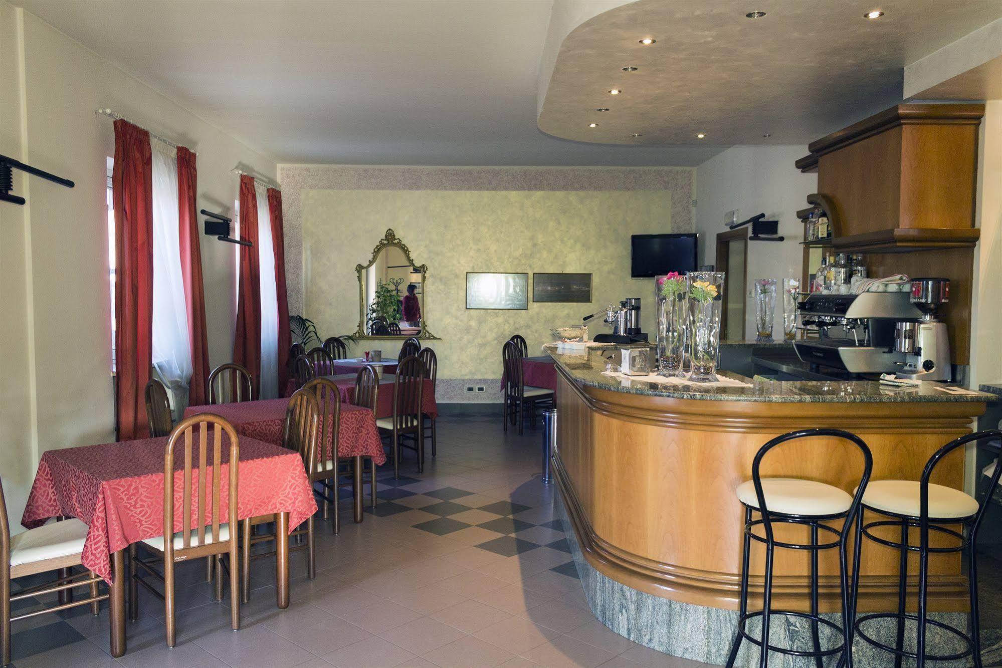 Hotel Europa Dossobuono Exteriör bild