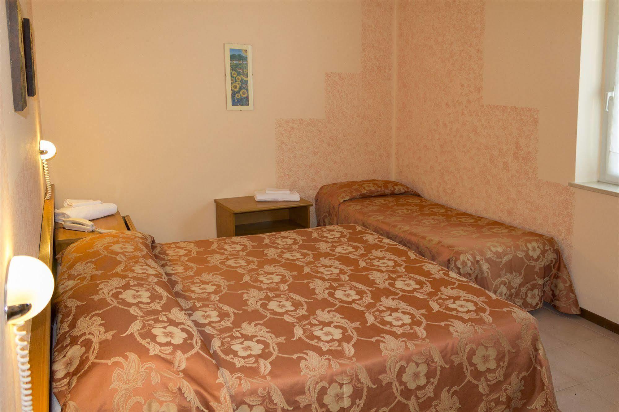 Hotel Europa Dossobuono Exteriör bild